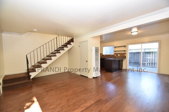 Building Photo - Bright & Peaceful 2BR Townhouse with Deck,...