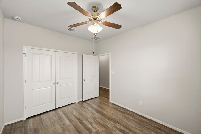 Building Photo - 14739 Sweetwater Dr