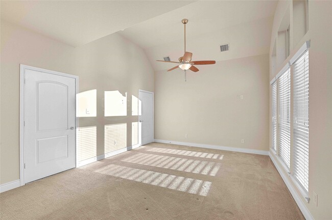 Building Photo - 28011 Hallimore Dr