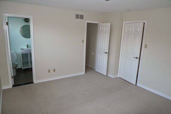 Empty Master Bedroom - 555 Coventry Lane