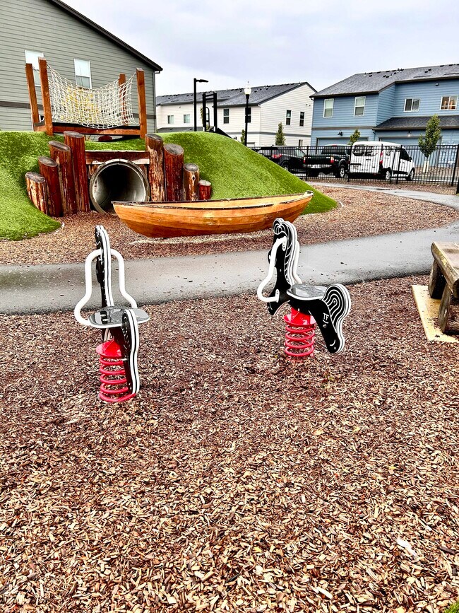 Building Photo - 10407 NE 119th Ave