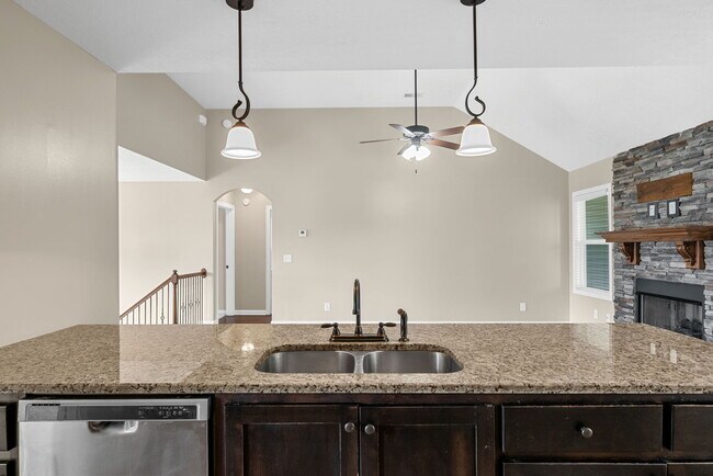 Building Photo - 1227 Brigade Dr