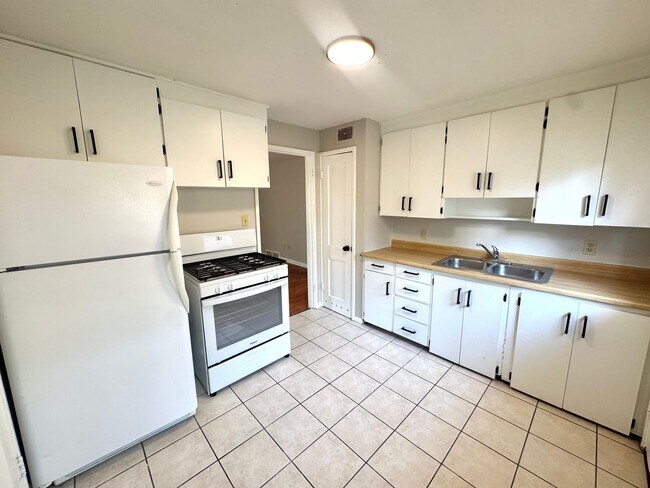 Building Photo - 464-464 Glen View Ct