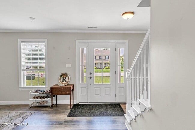 Building Photo - Welcome to Woodlands!