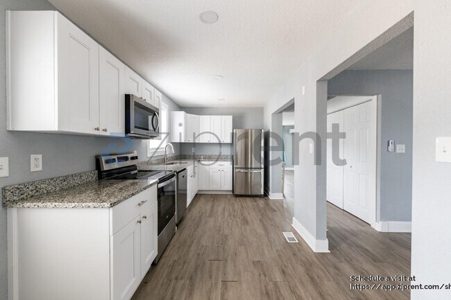 Building Photo - 965 W Ocean View Ave