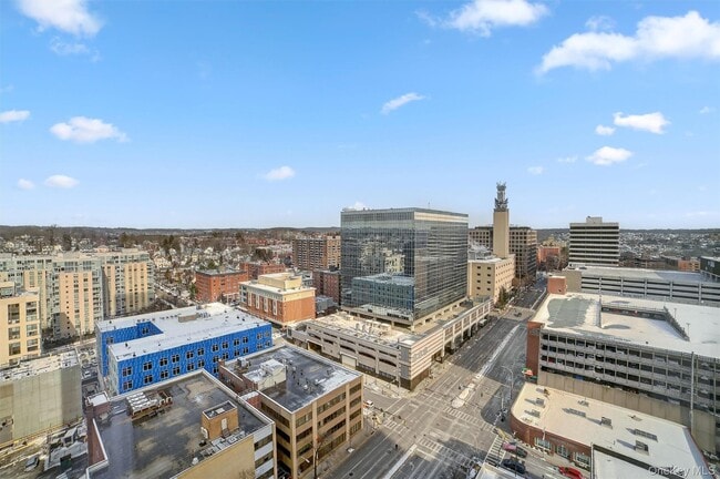 Building Photo - 5 Renaissance Square