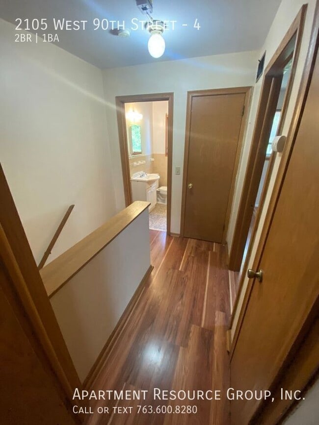 Building Photo - 2105 W 90th St