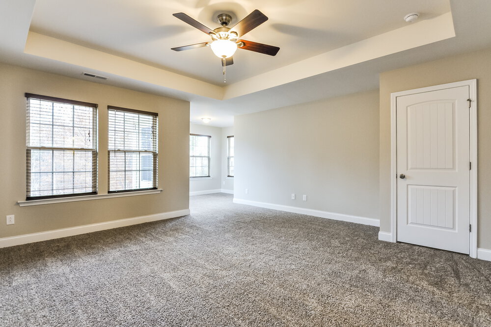 Building Photo - 180 Davelyn Ct