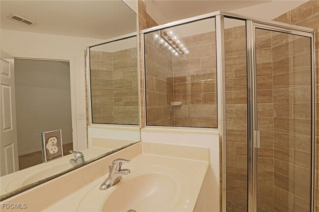 Building Photo - 8205 Pacific Beach Dr