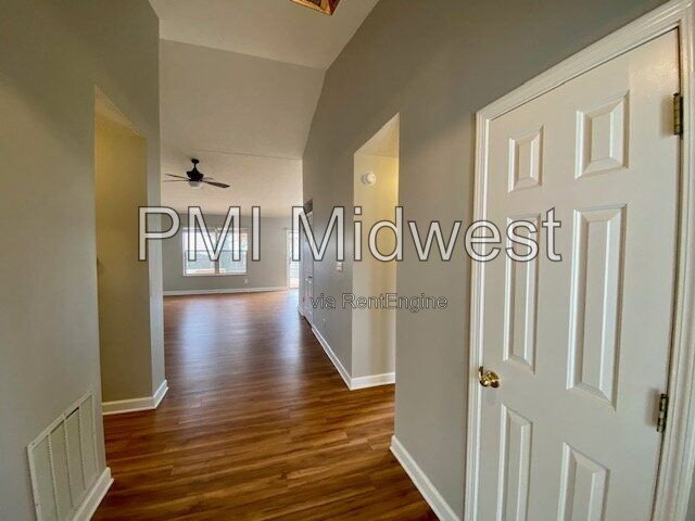 Building Photo - 5965 Glen Haven Blvd
