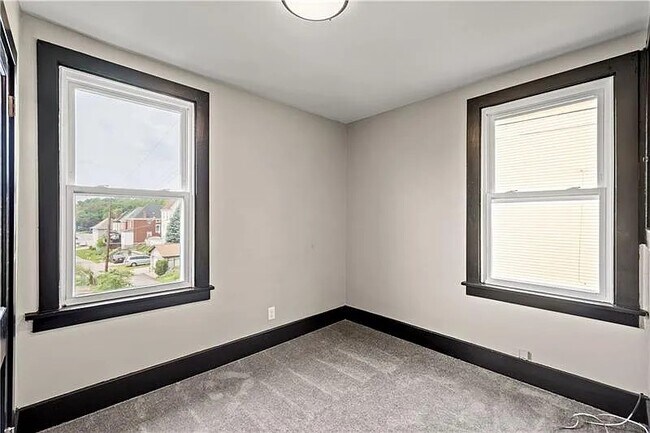 Building Photo - 61 Mainsgate St