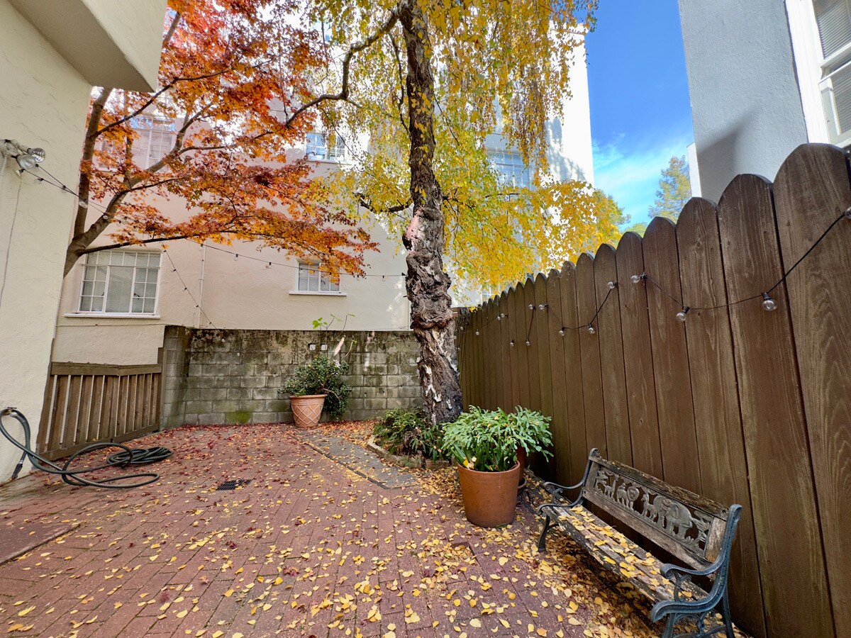 Building Photo - 1645 Scenic Ave