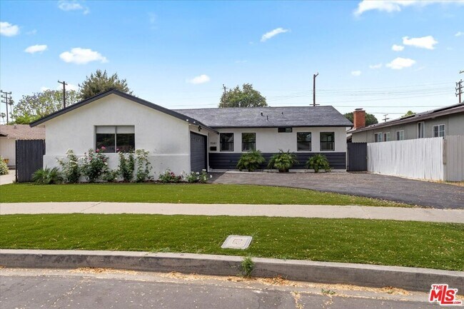 Primary Photo - 7241 Donna Ave