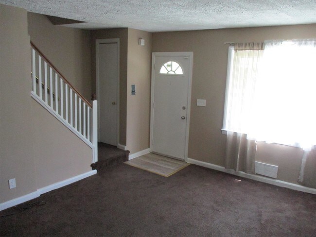 Building Photo - 4404 Mountview Rd