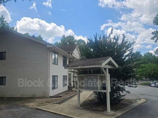 Building Photo - 234 Davidson St