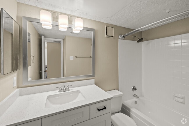 1BR, 1BA - 554SF - Bathroom - Sagamore Apartment Homes