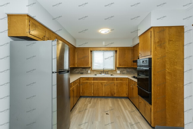 Building Photo - 37 W Ralston Ave