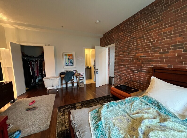 Building Photo - 460 Harrison Ave