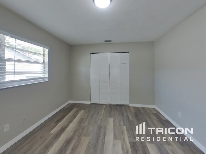 Building Photo - 361 Sagewood Dr