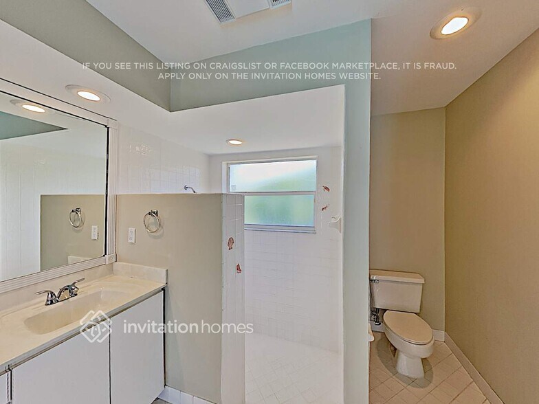 Building Photo - 10347 NW 50th Ct