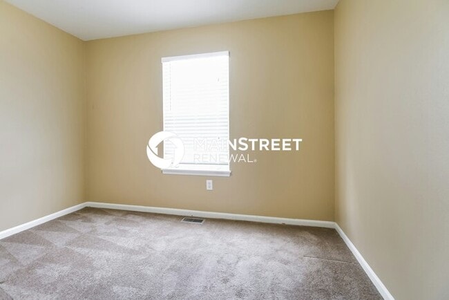 Building Photo - 3 Bedroom Pet-Friendly Home in Kansas City, MO with Main Street Renewal