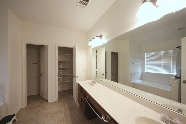 Building Photo - 2519 Midnight Star Dr