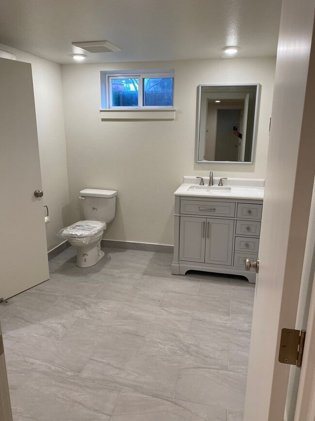 Building Photo - 6144 N Willamette Blvd