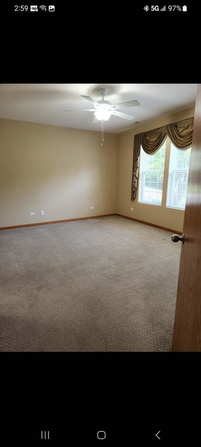 Building Photo - 1547 Millbrook Dr