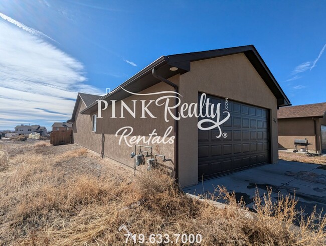 Building Photo - Cozy 3 -Bedroom in Pueblo West!