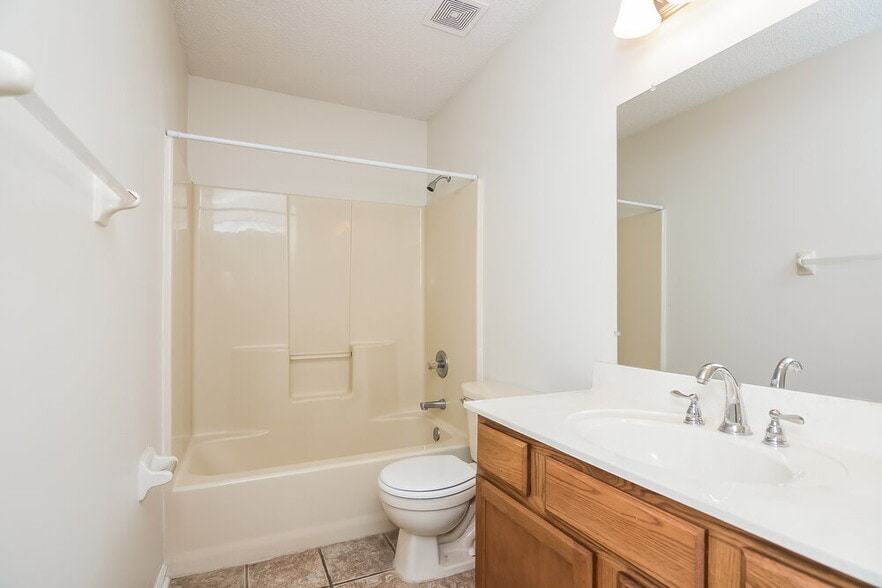 Building Photo - 6940 Brady Hill Dr