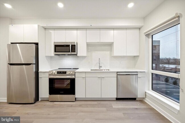 Building Photo - 3449 Scotts Ln