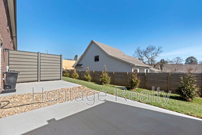 Building Photo - 7224 Sassafras Wy