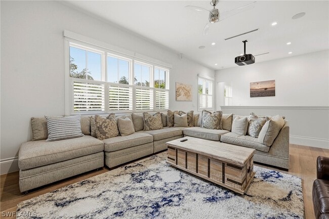 Building Photo - 215 3rd Ave N