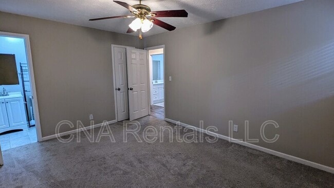 Building Photo - 1050 Mathews Ct