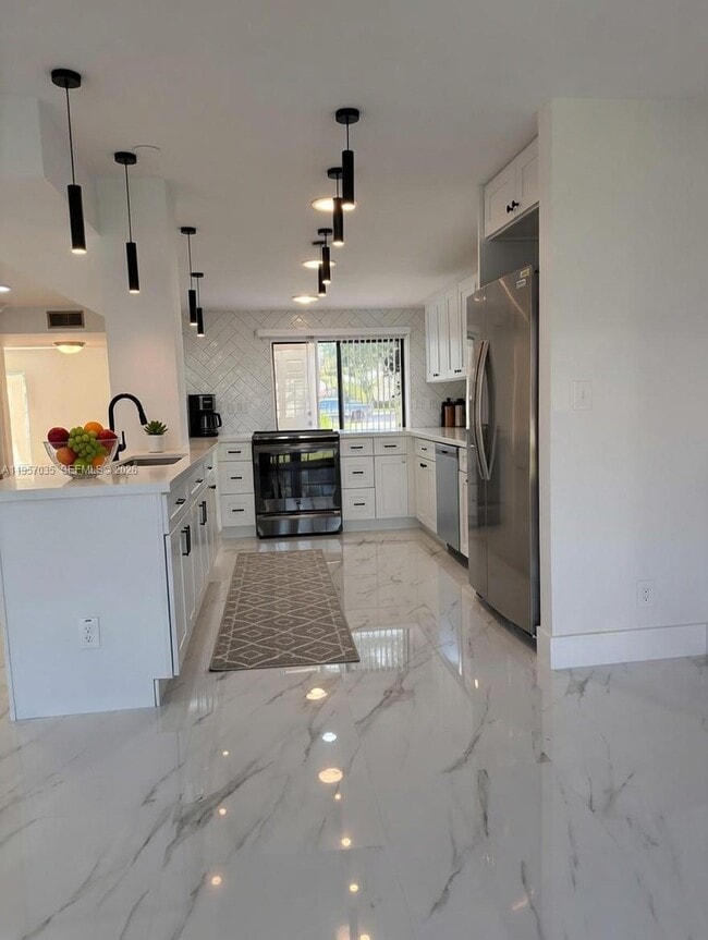 Building Photo - 9719 N New River Canal Rd