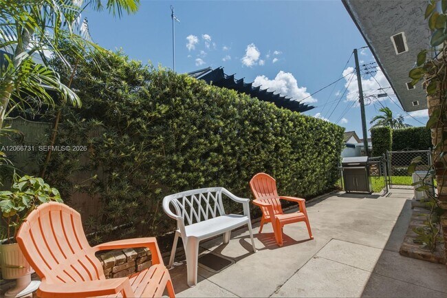 Building Photo - 11621 NW 58th Pl
