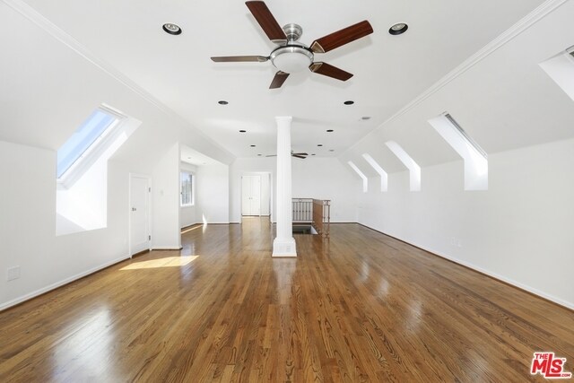 Building Photo - 2675 Glendower Ave