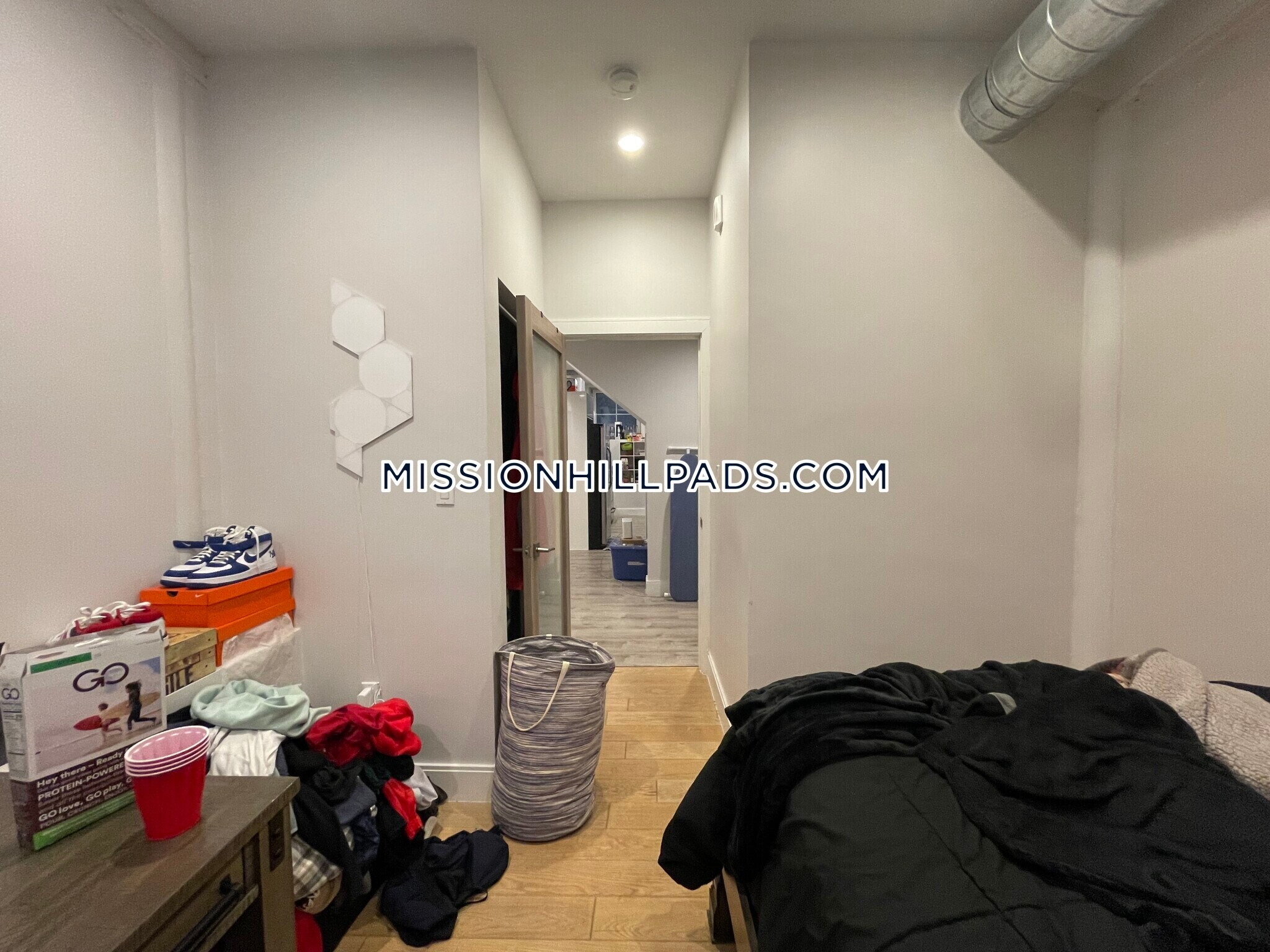 Building Photo - 407 Dudley St