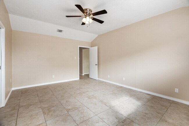 Building Photo - 7218 Foxway Ln