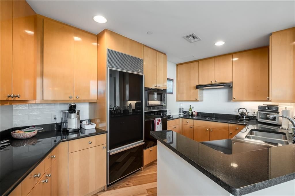 Building Photo - 700 Park Regency Pl NE