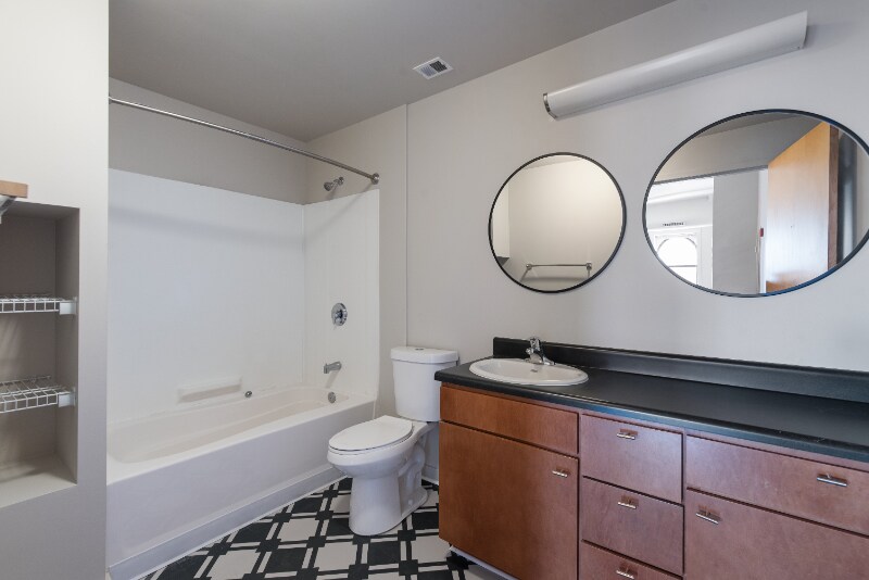 Building Photo - 1006 Olive St