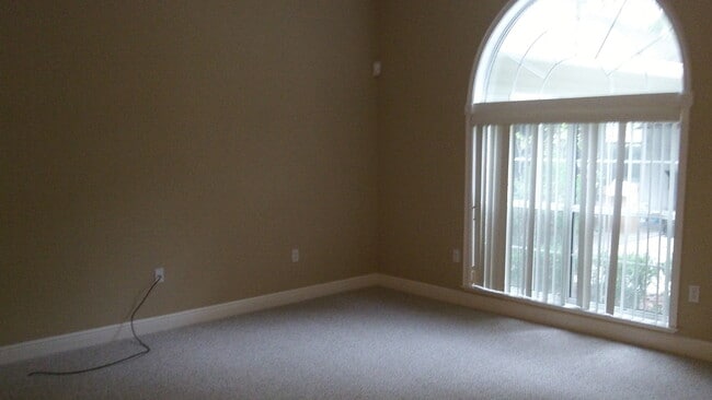 Building Photo - 2414 SW 98 Dr