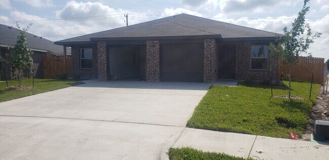 Building Photo - Killeen Duplex