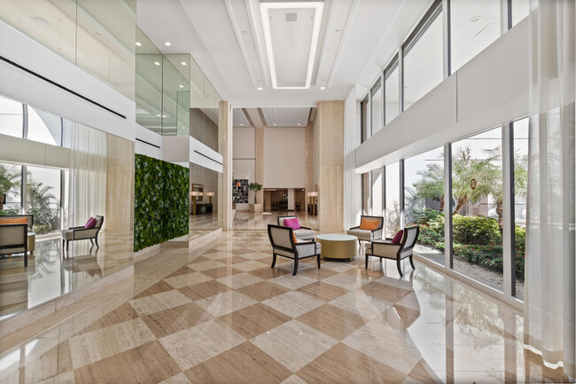 Building Photo - 525 S Flagler Dr