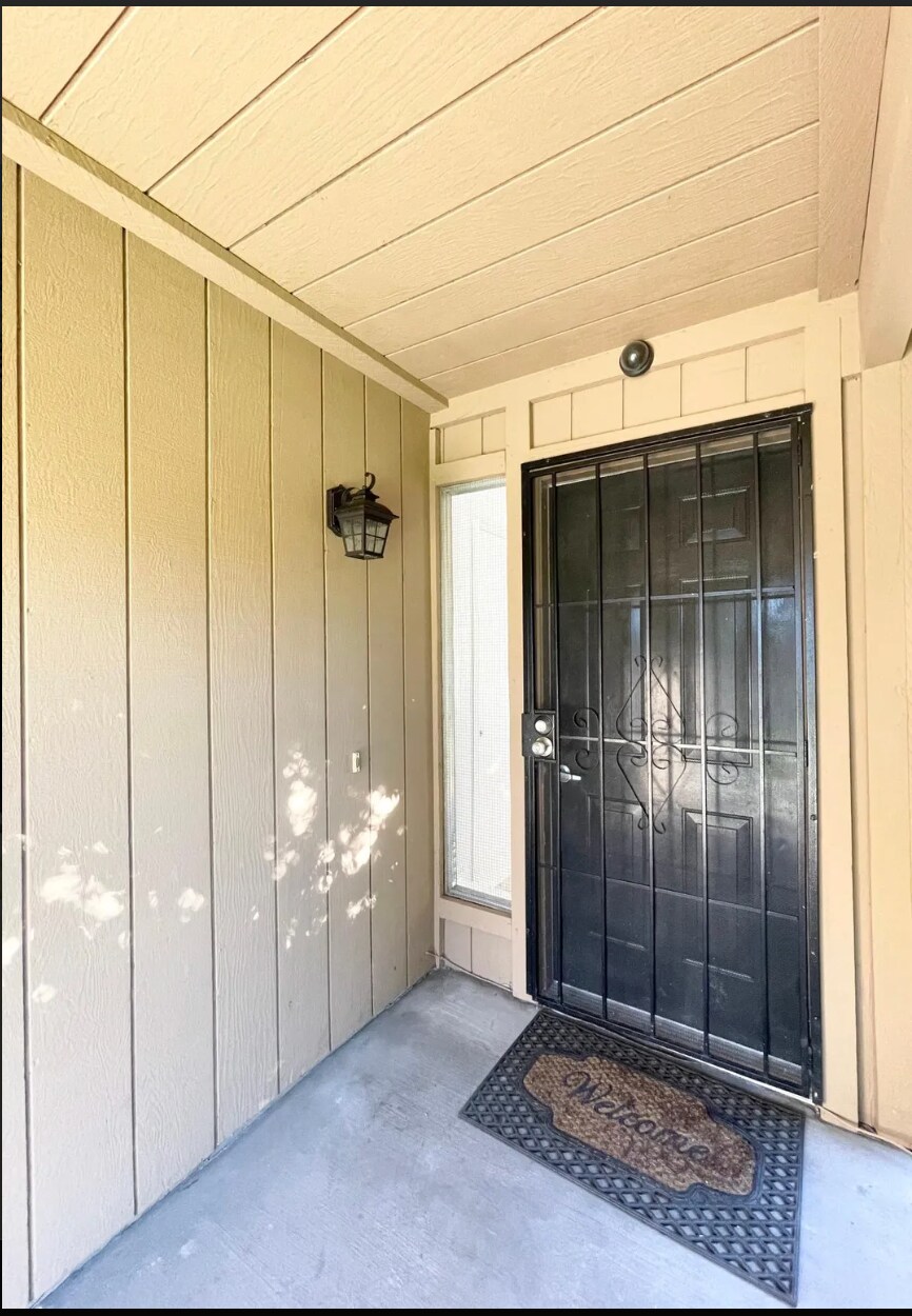 Building Photo - 1788 Long Barn Way