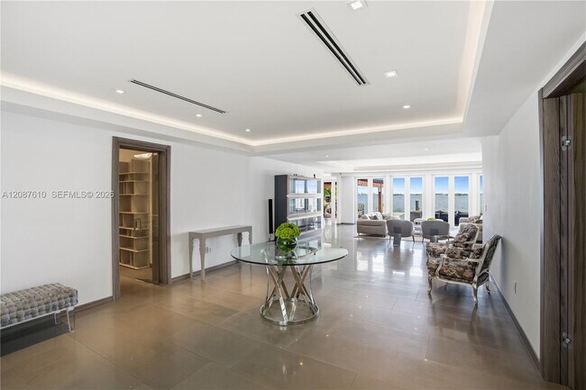 Building Photo - 9301 N Bayshore Dr