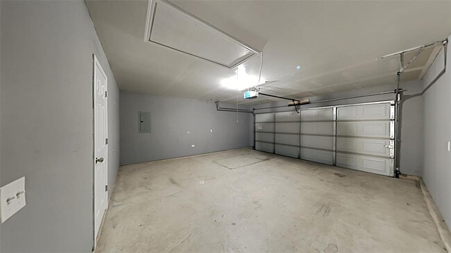 Building Photo - 10704 SW 23rd Ter