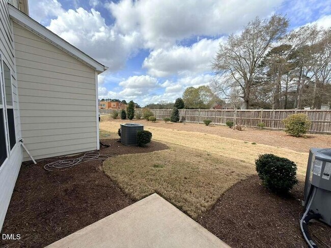 Building Photo - 926 Clearhaven Ln