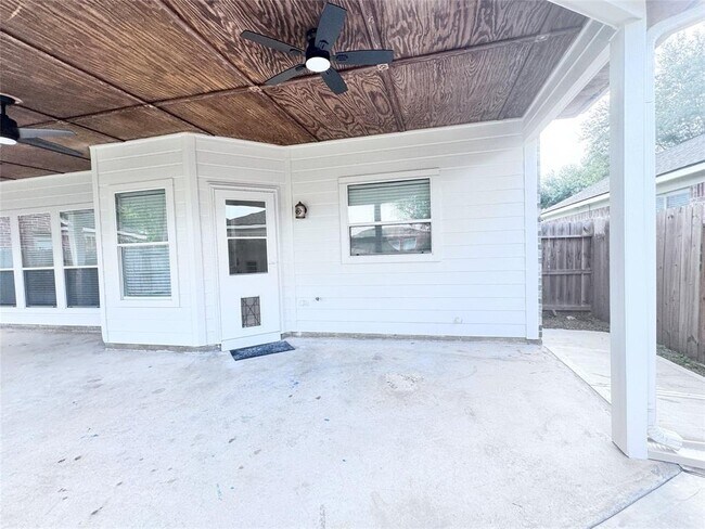 Building Photo - 15503 Hickory Dale St