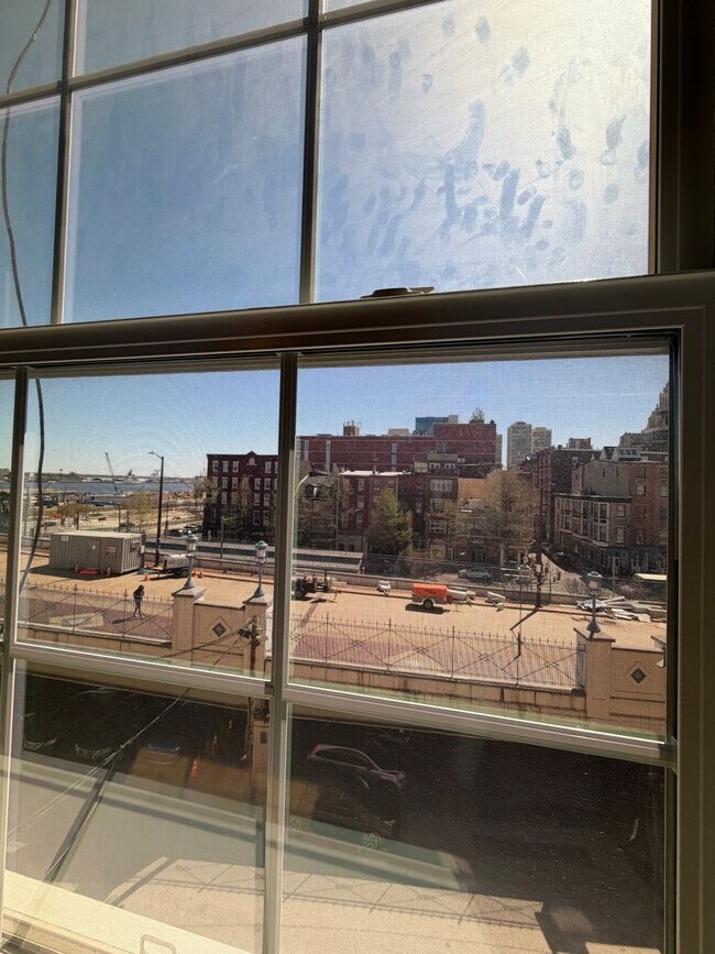 Building Photo - 102 Church St